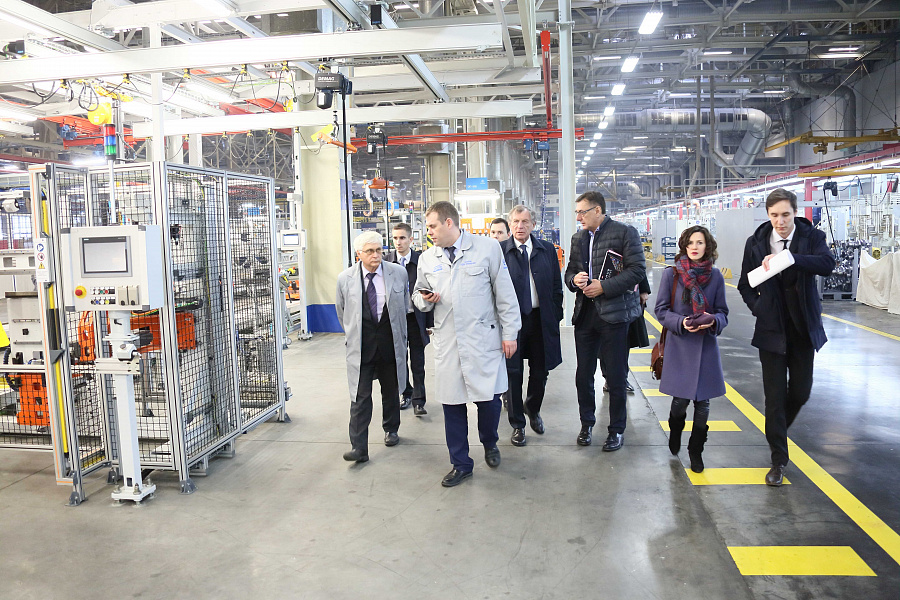 ПРАВИТЕЛЬСТВЕННАЯ ДЕЛЕГАЦИЯ ВЕНГРИИ НА «КАМАЗЕ»