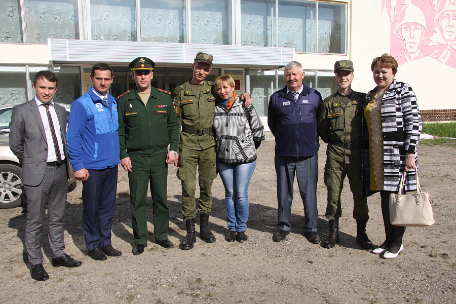 Камазовцы посетили подшефную военную часть